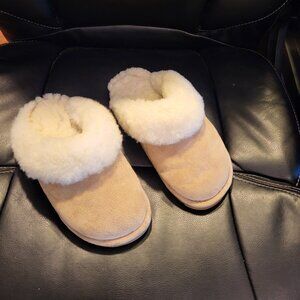 Old Friend Buffy Slippers – Tan color with Fleece Lining - Women's Size 8-9